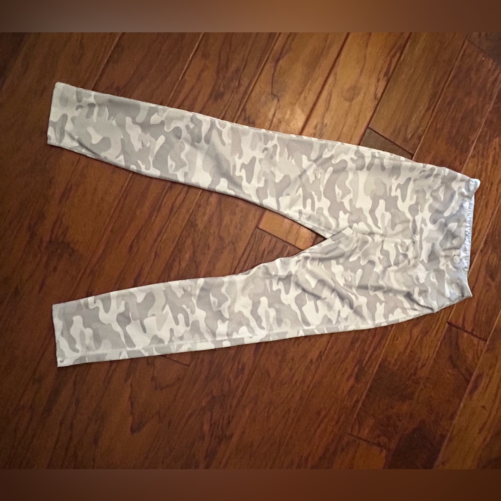 Danskin white camo leggings